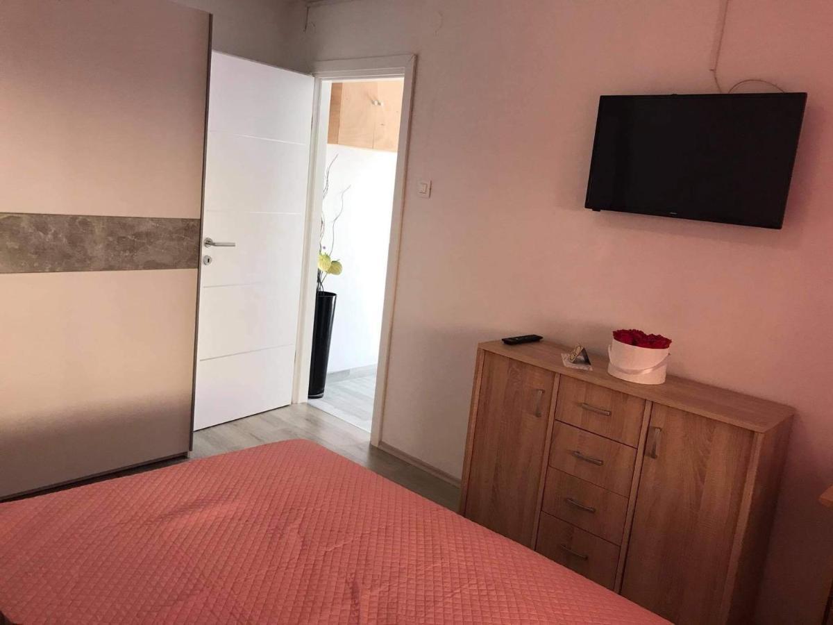 Apartment Jonas Ровинь Экстерьер фото