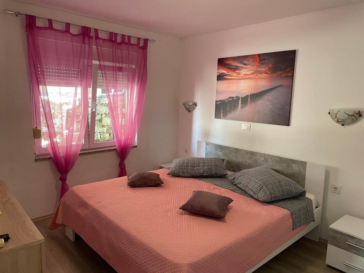 Apartment Jonas Ровинь Экстерьер фото
