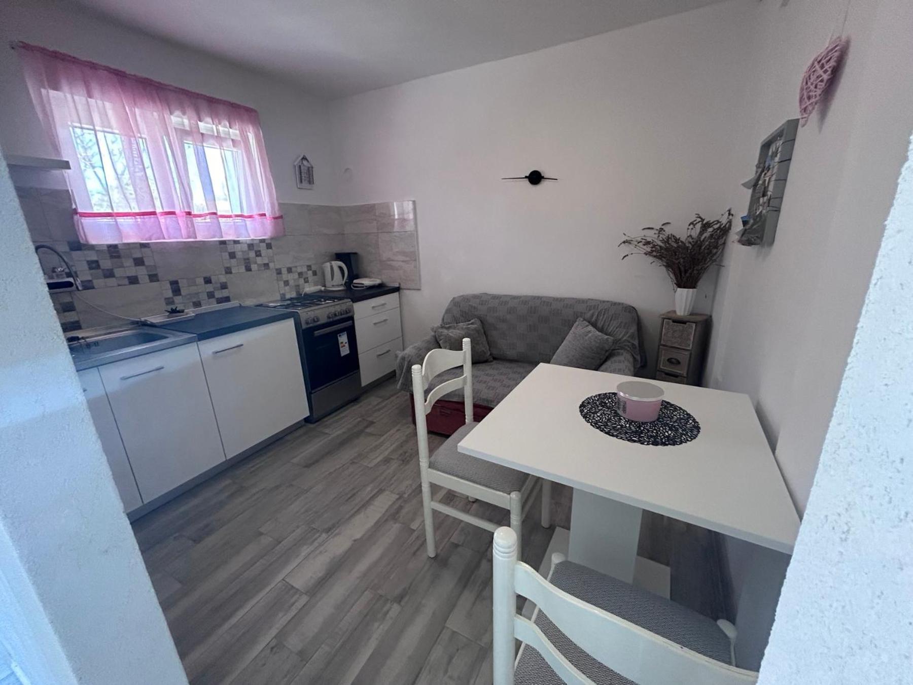 Apartment Jonas Ровинь Экстерьер фото